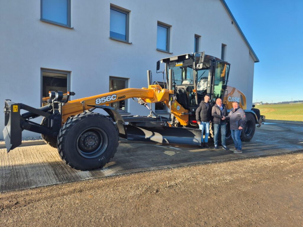 Wir freuen uns, die erfolgreiche Übergabe eines CASE 856D Motorgraders an unseren geschätzten Kunden Firma Haider Manfred bekanntgeben zu dürfen.